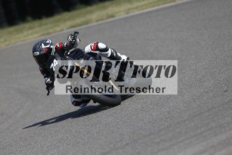 /21 17.06.2026  Ducati Schweiz Track Warmup ADR/Gruppe gelb/74
